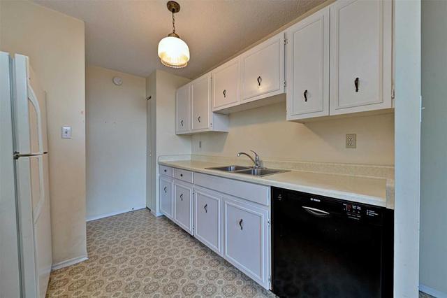 301 - 222 Jackson St W, Condo with 2 bedrooms, 2 bathrooms and 1 parking in Hamilton ON | Image 3