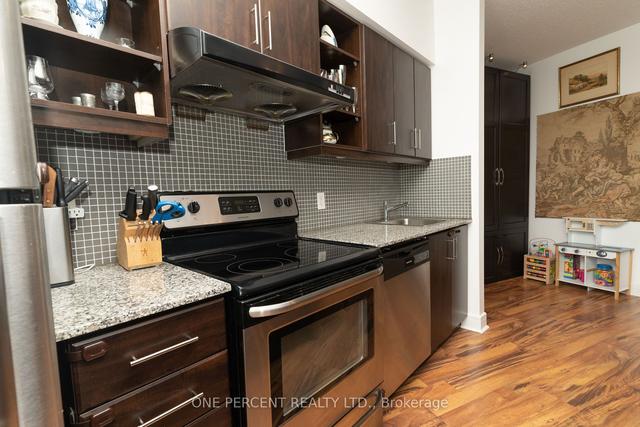 212 - 35 Brian Peck Cres, Condo with 2 bedrooms, 2 bathrooms and 1 parking in Toronto ON | Image 6