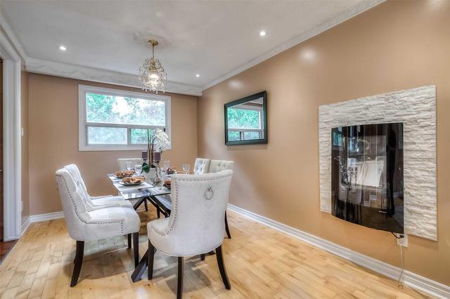 128 Marla Crt, House detached with 3 bedrooms, 3 bathrooms and 4 parking in Richmond Hill ON | Image 6