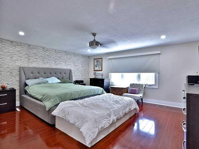 10 Michael Crt, House detached with 4 bedrooms, 4 bathrooms and 2 parking in Vaughan ON | Image 11