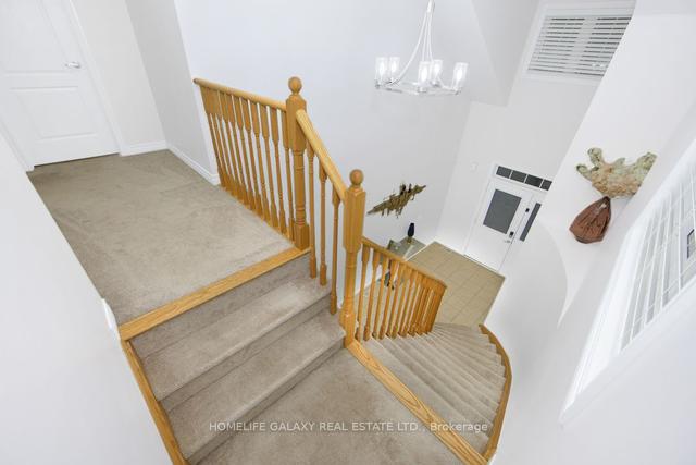 149 Sharavogue Ave, House detached with 3 bedrooms, 4 bathrooms and 4 parking in Oshawa ON | Image 3