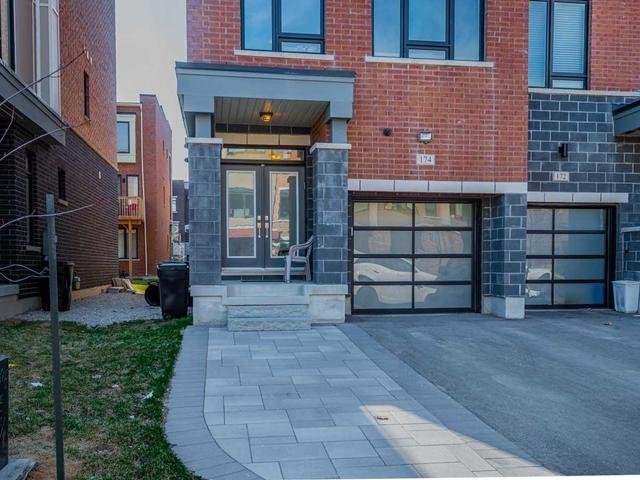 174 Salterton Circ, House attached with 3 bedrooms, 4 bathrooms and 4 parking in Vaughan ON | Image 12
