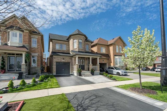 32 Secord Ave, House detached with 3 bedrooms, 4 bathrooms and 2 parking in Vaughan ON | Image 2