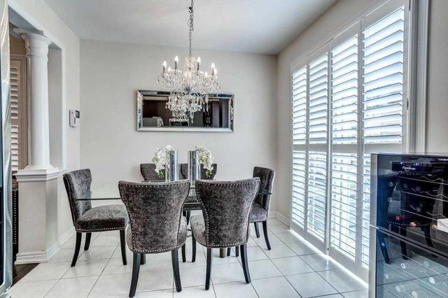33 Lesabre Cres, House semidetached with 3 bedrooms, 3 bathrooms and 4 parking in Brampton ON | Image 8