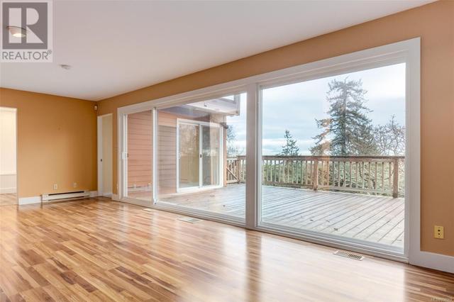 3574 Oakridge Dr, House detached with 6 bedrooms, 6 bathrooms and 2 parking in Nanaimo BC | Image 30