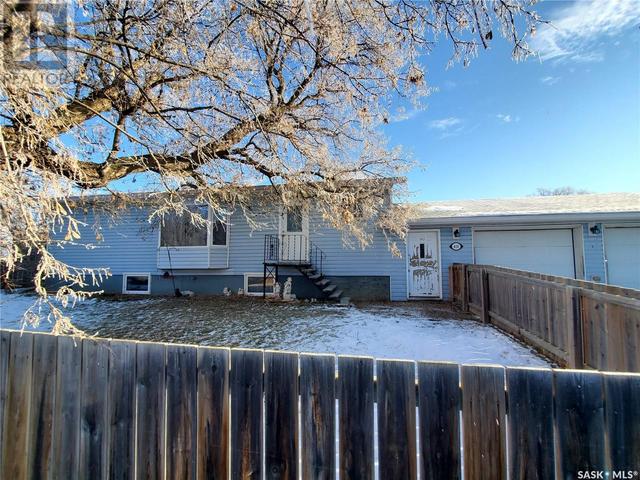 410 East Avenue, House detached with 5 bedrooms, 2 bathrooms and null parking in Kamsack SK | Image 1