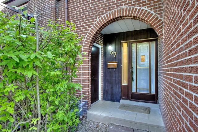 67 Black Hawk Way, Townhouse with 3 bedrooms, 3 bathrooms and 1 parking in Toronto ON | Image 2