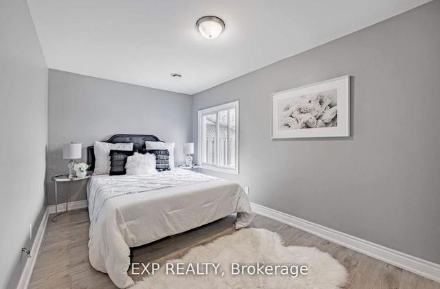 29 Bernice Cres, House detached with 4 bedrooms, 3 bathrooms and 3 parking in Toronto ON | Image 13