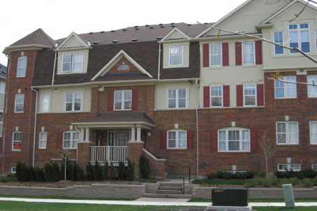 02 - 622 Shoreline Dr, Townhouse with 2 bedrooms, 1 bathrooms and 2 parking in Mississauga ON | Image 1