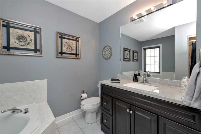 15 Richwood St, House detached with 3 bedrooms, 4 bathrooms and 4 parking in Toronto ON | Image 11