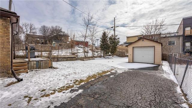 211 Dalhousie Street, House detached with 4 bedrooms, 3 bathrooms and 5 parking in Brantford ON | Image 22
