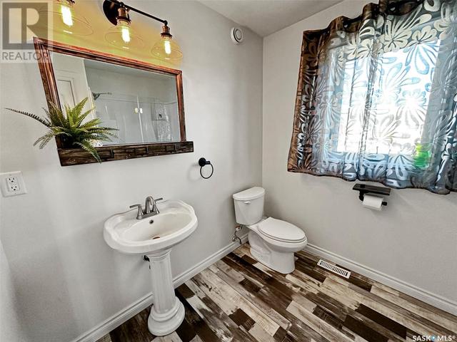 203 Hillcrest Place, House detached with 2 bedrooms, 2 bathrooms and null parking in Lac Pelletier No. 107 SK | Image 17
