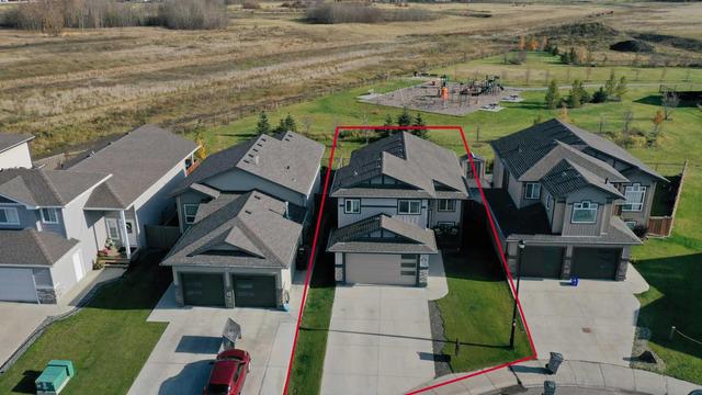 8005 90c Street, House detached with 4 bedrooms, 3 bathrooms and 4 parking in Grande Prairie AB | Image 1