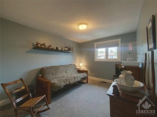 1723 Lamoureux Drive, Townhouse with 3 bedrooms, 2 bathrooms and 1 parking in Ottawa ON | Image 15