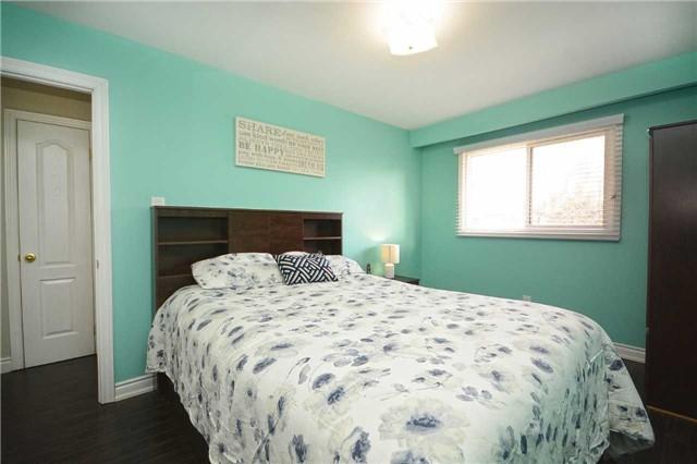 208 Meadows Blvd, House semidetached with 3 bedrooms, 2 bathrooms and 3 parking in Mississauga ON | Image 11