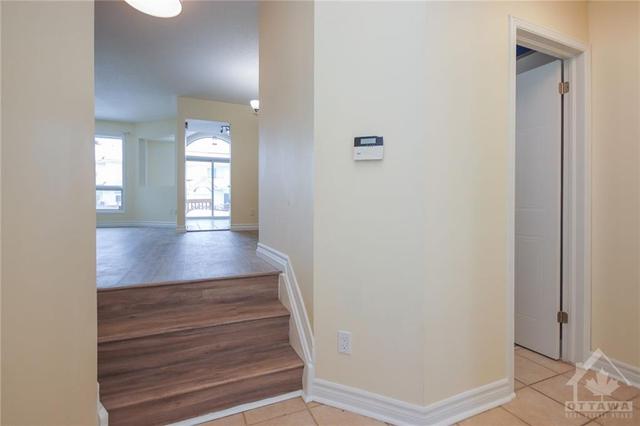 7 Deerchase Court, Townhouse with 3 bedrooms, 3 bathrooms and 2 parking in Ottawa ON | Image 4