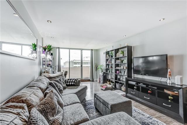 ph2 - 812 Burnhamthorpe Road, House attached with 3 bedrooms, 2 bathrooms and 1 parking in Toronto ON | Image 7