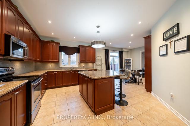 137 Earlsbridge Blvd, House detached with 4 bedrooms, 4 bathrooms and 6 parking in Brampton ON | Image 6