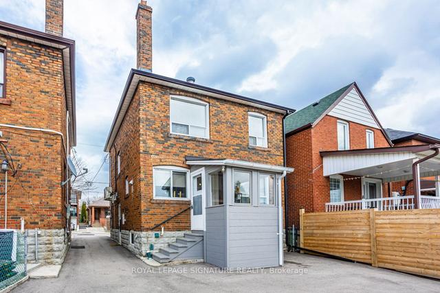 26 Chamberlain Ave, House detached with 3 bedrooms, 2 bathrooms and 3 parking in Toronto ON | Image 27