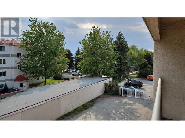 304 - 3115 De Montreuil Court, Condo with 2 bedrooms, 2 bathrooms and 1 parking in Kelowna BC | Image 10
