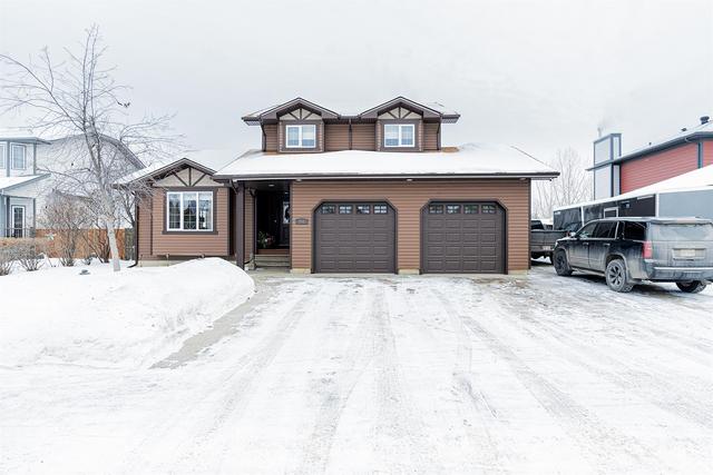 252 Woodward Lane, House detached with 4 bedrooms, 3 bathrooms and 6 parking in Wood Buffalo AB | Image 1