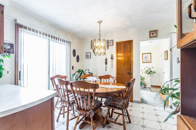 486 Meadows Blvd, House semidetached with 3 bedrooms, 2 bathrooms and 4 parking in Mississauga ON | Image 3
