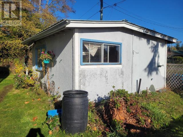 4649 Cedar Street, House detached with 2 bedrooms, 1 bathrooms and null parking in Powell River D BC | Image 6