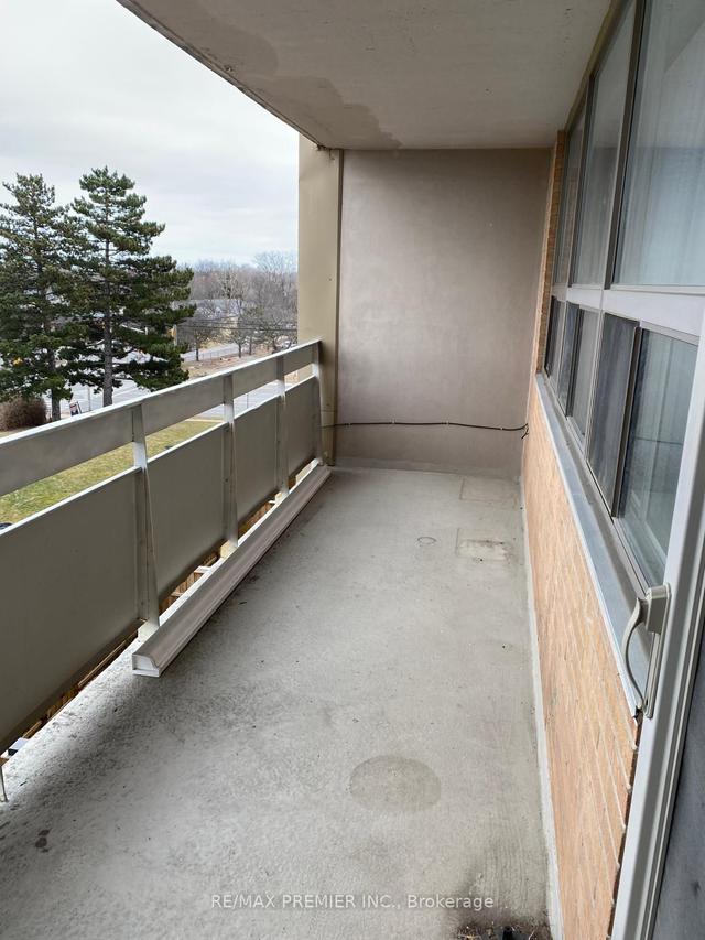 406 - 15 Albright Rd, Condo with 2 bedrooms, 1 bathrooms and 1 parking in Hamilton ON | Image 7