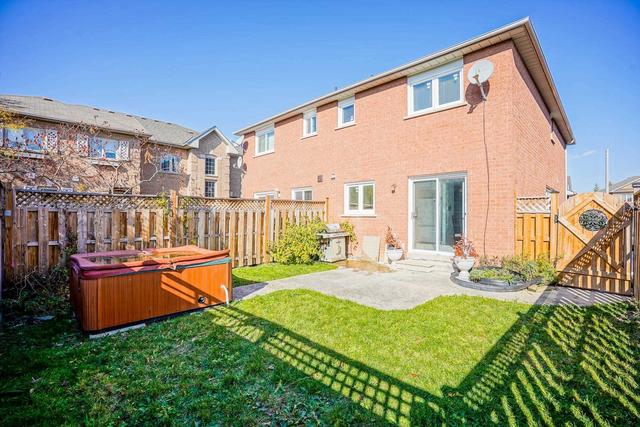 129 Pressed Brick Dr, House semidetached with 3 bedrooms, 3 bathrooms and 3 parking in Brampton ON | Image 27