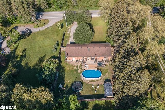 5068 10 Side Road, House detached with 4 bedrooms, 2 bathrooms and 12 parking in Innisfil ON | Image 21