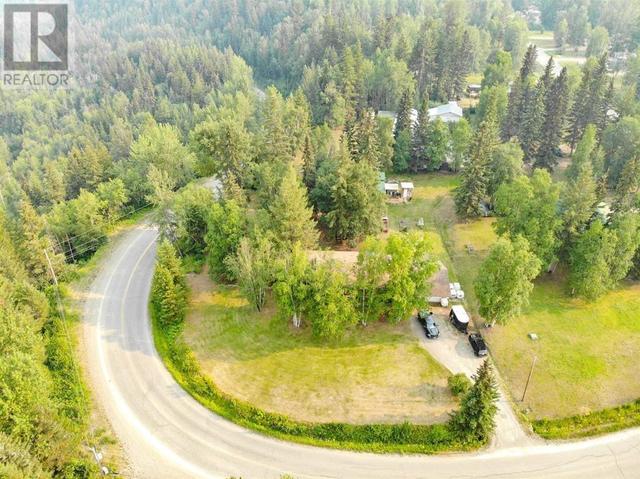 563 Marsh Road, House detached with 4 bedrooms, 2 bathrooms and null parking in Cariboo I BC | Image 8