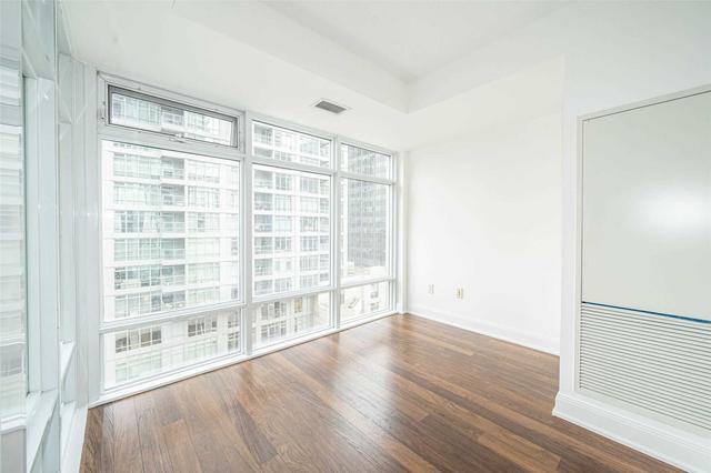 1004 - 2191 Yonge (Sale) St, Condo with 1 bedrooms, 1 bathrooms and 0 parking in Toronto ON | Image 3