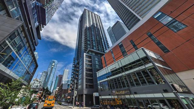 723 - 295 Adelaide St, Condo with 1 bedrooms, 1 bathrooms and 1 parking in Toronto ON | Image 1