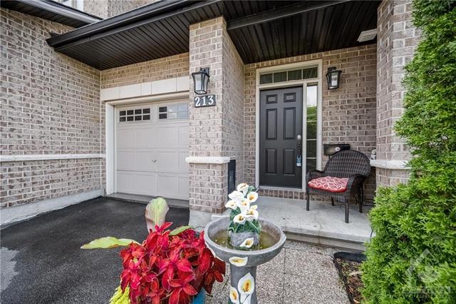213 Butterfly Walk, Townhouse with 3 bedrooms, 3 bathrooms and 3 parking in Ottawa ON | Image 2