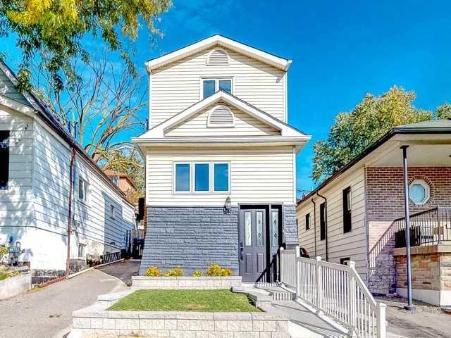 79 Pitt Ave, House detached with 3 bedrooms, 2 bathrooms and 3 parking in Toronto ON | Image 1