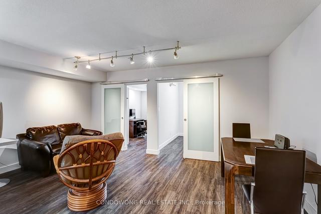 501 - 25 The Esplanade, Condo with 2 bedrooms, 1 bathrooms and 0 parking in Toronto ON | Image 1