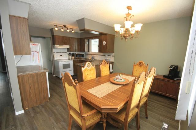 5317 42 Avenue, House detached with 4 bedrooms, 2 bathrooms and 5 parking in Taber MD AB | Image 4