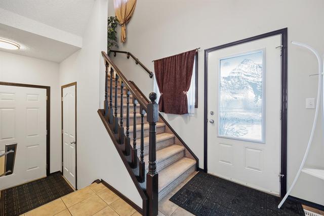 103 Copeland Close Nw, House detached with 3 bedrooms, 3 bathrooms and 10 parking in Calgary AB | Image 3