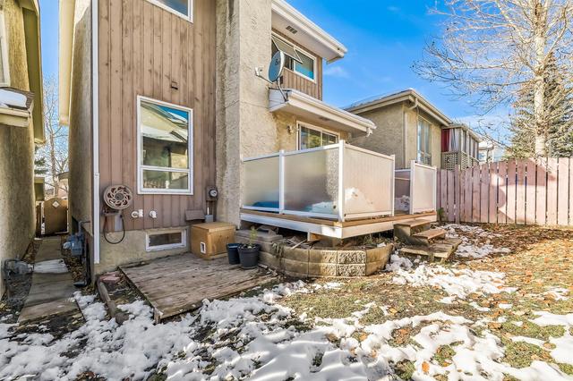 74 Hawkwood Road Nw, House detached with 3 bedrooms, 2 bathrooms and 1 parking in Calgary AB | Image 32