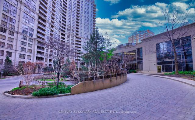 2311 - 3880 Duke Of York Blvd, Condo with 2 bedrooms, 2 bathrooms and 1 parking in Mississauga ON | Image 12