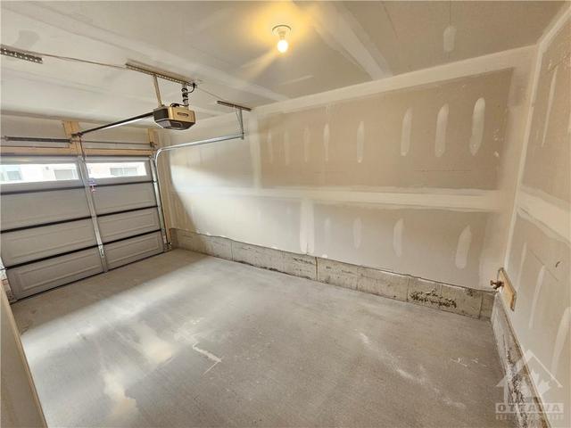752 Kinstead Private, Townhouse with 4 bedrooms, 4 bathrooms and 2 parking in Ottawa ON | Image 24