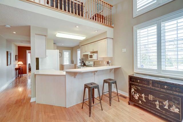 28 - 223 Rebecca St, Townhouse with 2 bedrooms, 4 bathrooms and 2 parking in Oakville ON | Image 4