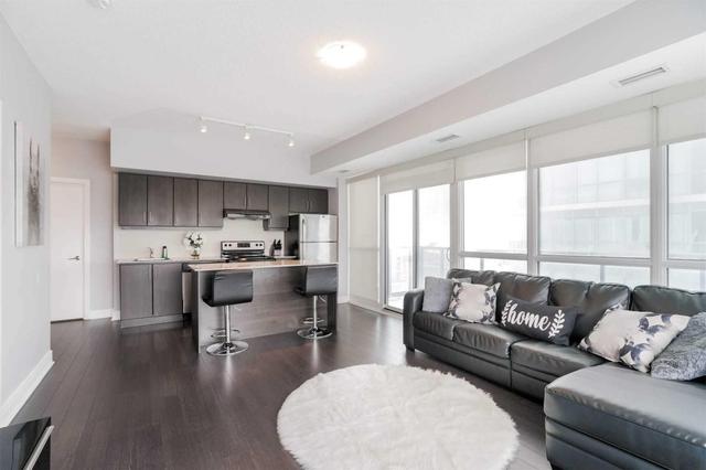 401 - 35 Brian Peck Cres, Condo with 2 bedrooms, 2 bathrooms and 1 parking in Toronto ON | Image 7