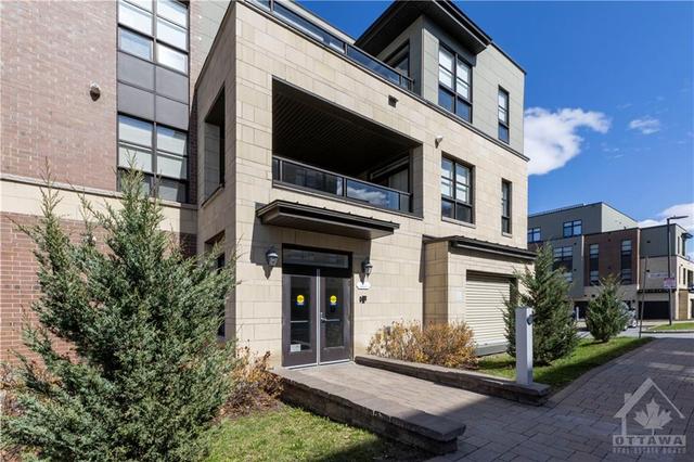 201 - 351 Bayrose Drive, Condo with 2 bedrooms, 2 bathrooms and 1 parking in Ottawa ON | Image 1
