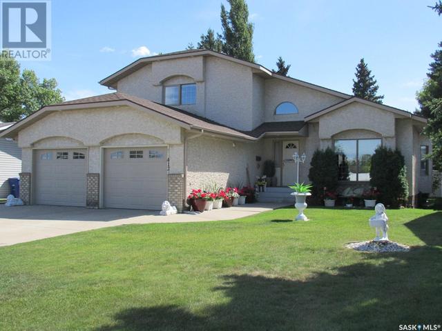 412 9th Avenue E, House detached with 3 bedrooms, 4 bathrooms and null parking in Nipawin SK | Image 1