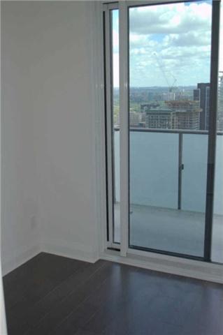 lph9 - 65 St Mary St, Condo with 2 bedrooms, 2 bathrooms and 1 parking in Toronto ON | Image 8
