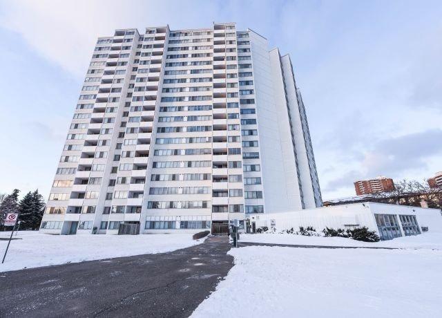 1705 - 530 Lolita Gdns, Condo with 3 bedrooms, 1 bathrooms and 1 parking in Mississauga ON | Image 1