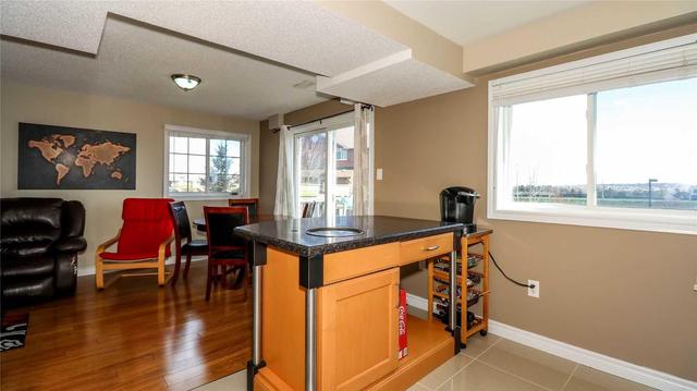 Unit 7 - 87 Goodwin Dr, Condo with 2 bedrooms, 1 bathrooms and 1 parking in Barrie ON | Image 9