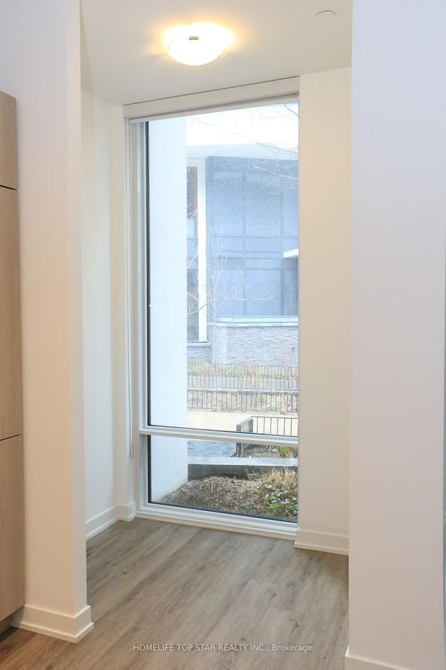 102 - 50 Ordnance St, Townhouse with 2 bedrooms, 2 bathrooms and 0 parking in Toronto ON | Image 4