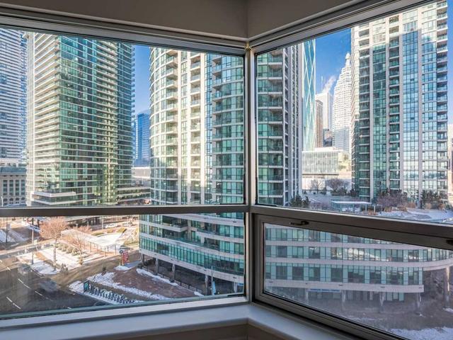 806 - 10 Yonge St, Condo with 1 bedrooms, 1 bathrooms and 1 parking in Toronto ON | Image 6